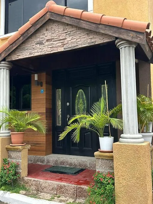 The Jewel Apartment Kingston 0*,  Jamaica